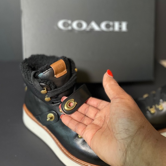 Coach Urban Hiker Boot, Black, Women's Size 7, Excellent Condition - Picture 8 of 11